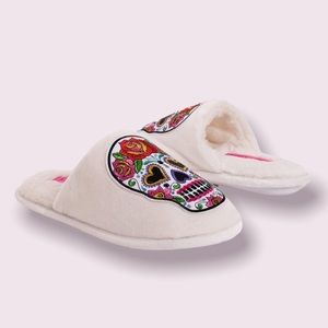 NWT Betsey Johnson Sugar Skull Slippers